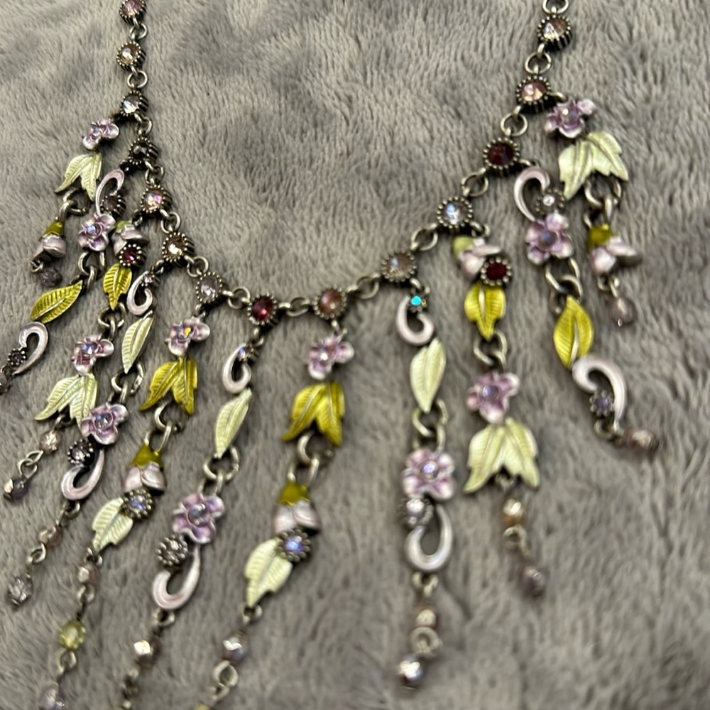 NWT - floral necklace 🌸